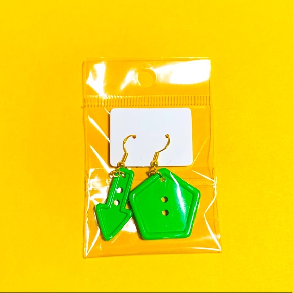 RETRO COLORFUL SHAPES Button Earrings (GREEN) - Picture 2 of 4